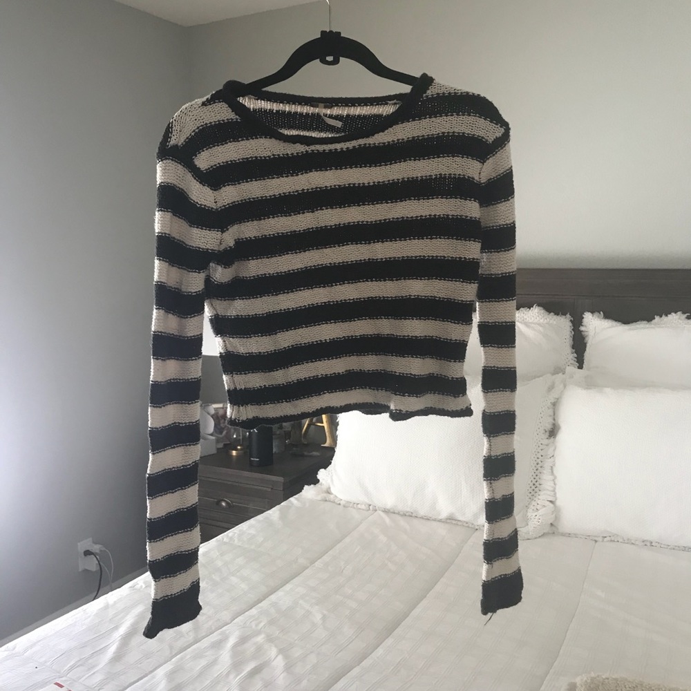 Free People beach cropped knit⭐️⭐️